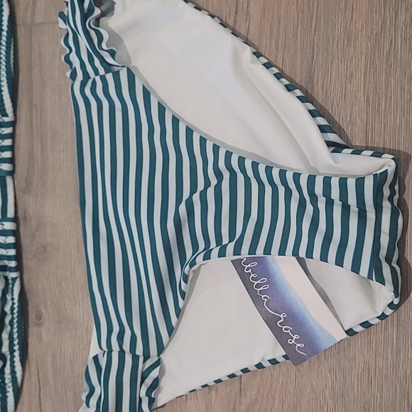 Isabella rose 2 piece swimsuit large - Picture 3 of 3